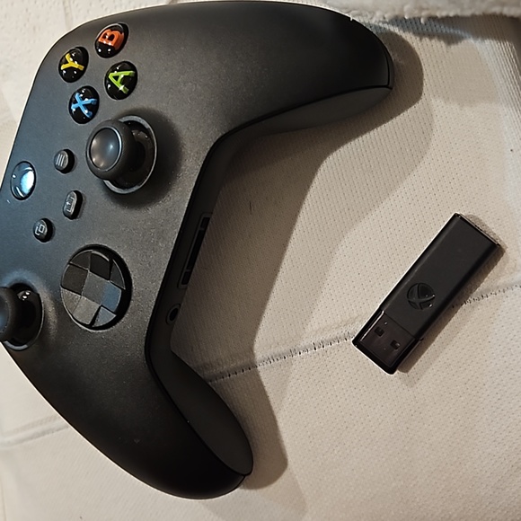 NWOT Xbox wireless controller - Picture 3 of 3